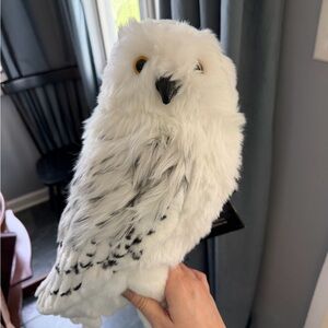Warner Bros. White & Black Snowy Owl Plush - Harry Potter Tag